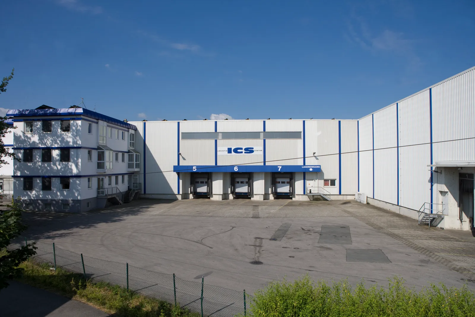 ICS-Logistikcenter in Freilassing mit Laderampen 5, 6 und 7